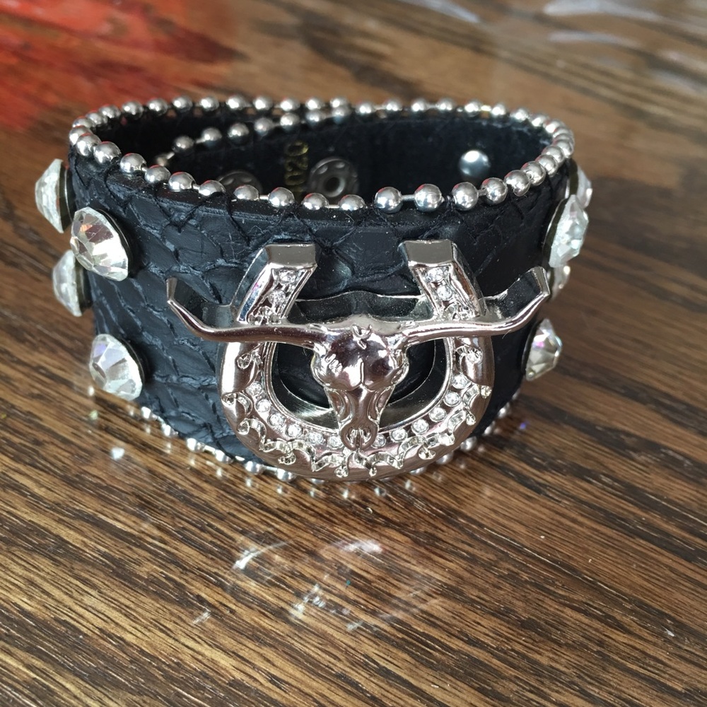 Western cuff bracelet